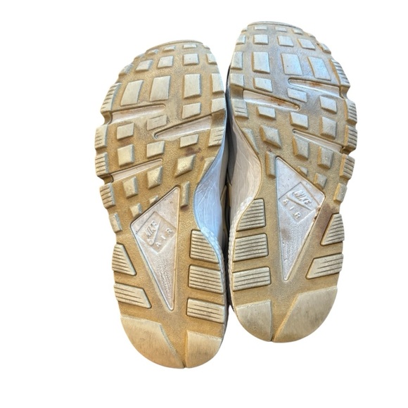 Nike Air Huarache Sneakers Women’s Size 8.5 In White And Cream - Picture 7 of 7